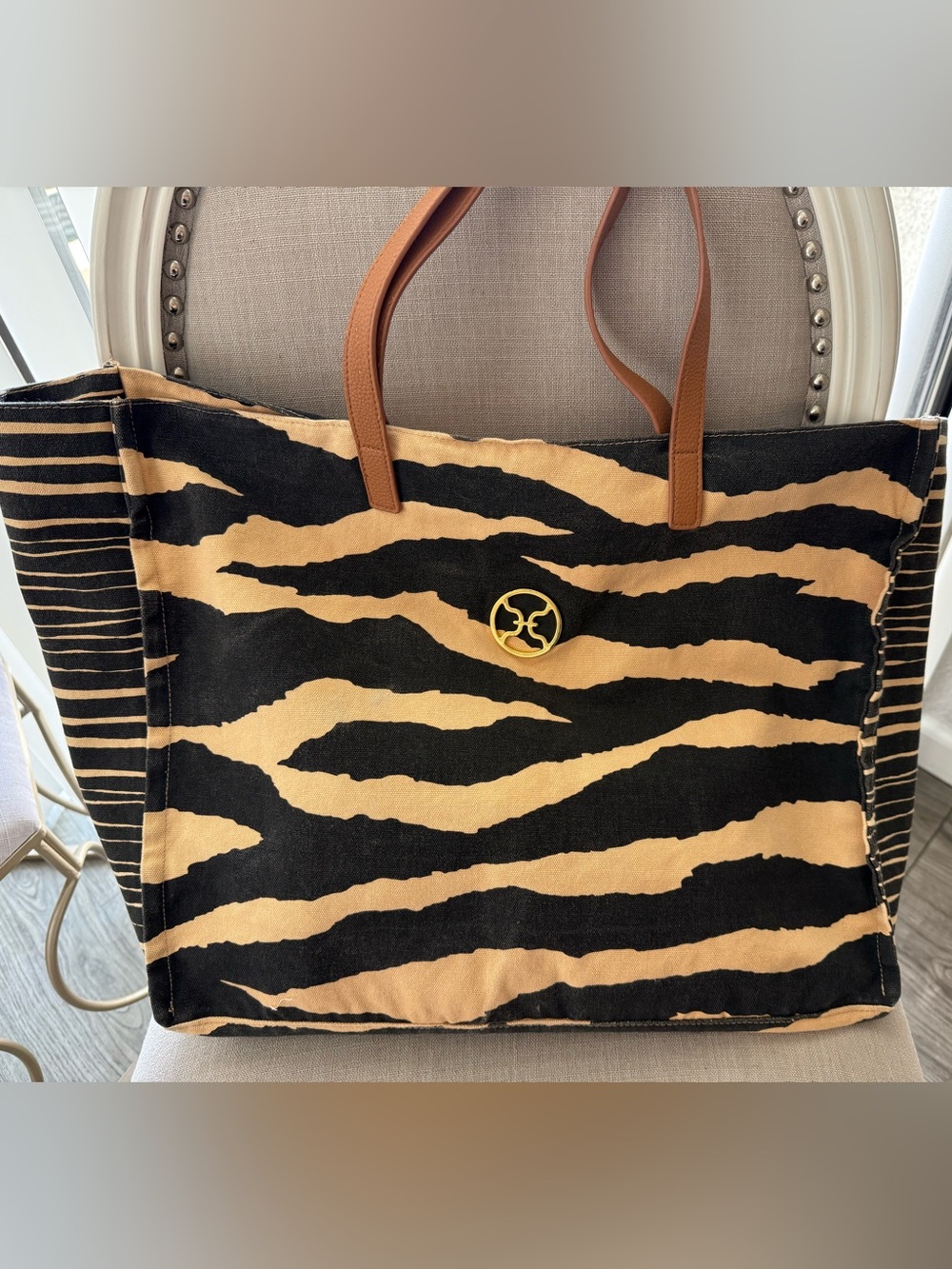 Vix Canvas Tiger-Stripe Tote Bag in Black and Tan! Good!